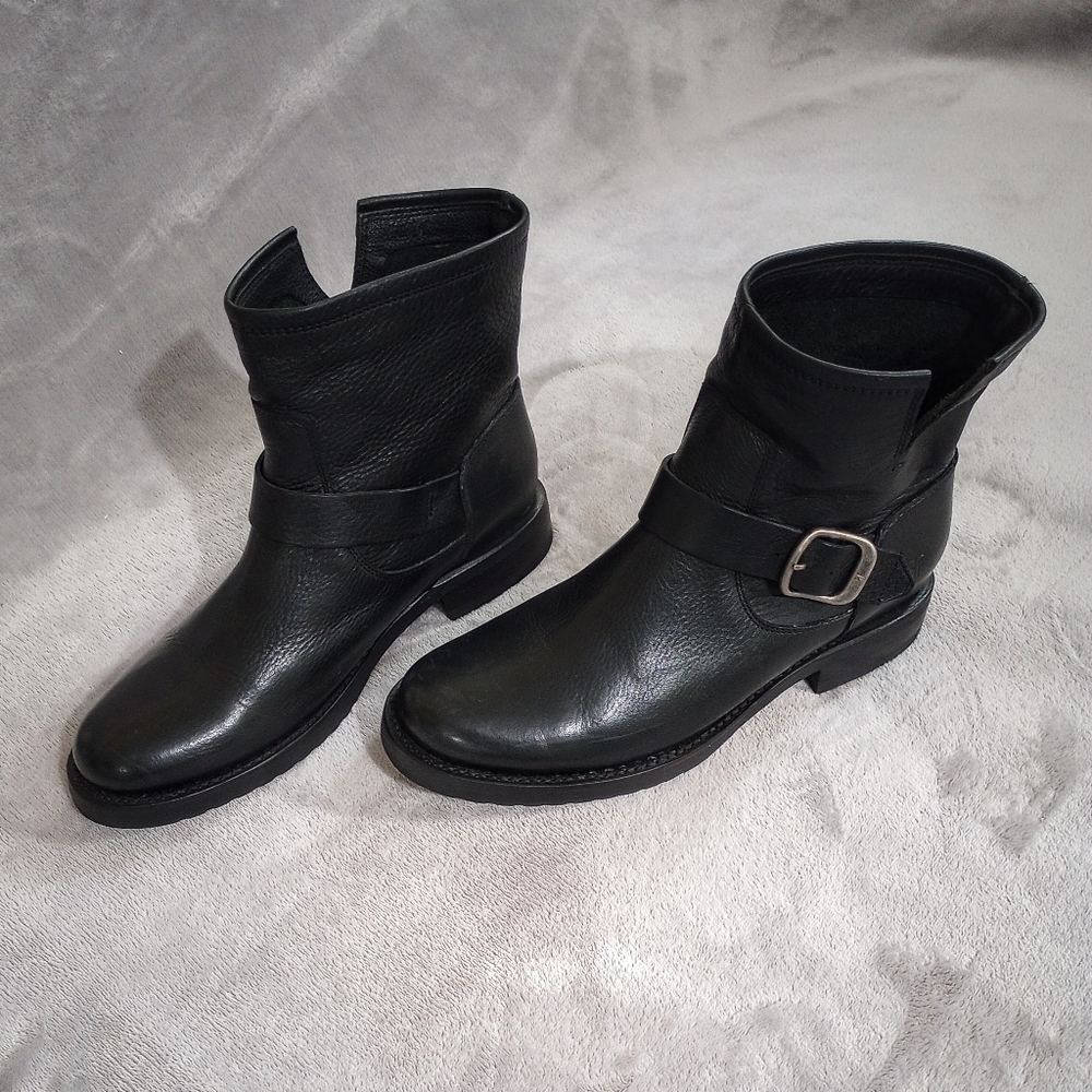 Women's Frye Black Veronica Flex Ankle Boot Booties 8.5